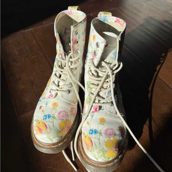 Rare Doc Martens leather floral garden boots size 5 W - Picture 2 of 8